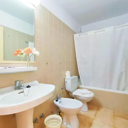 With Garden View,cerca Playa, Con Piscina Y Wifi En