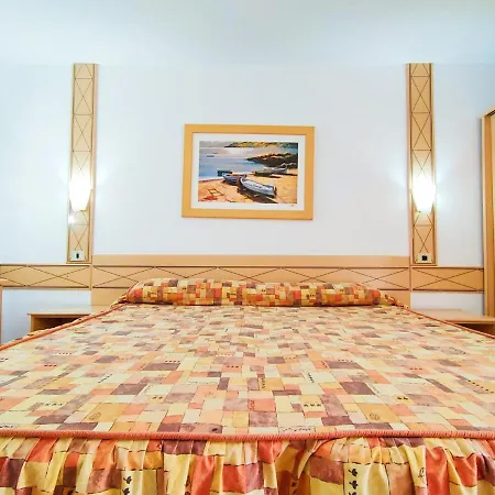 With Garden View,cerca Playa, Con Piscina Y Wifi En 아파트 *